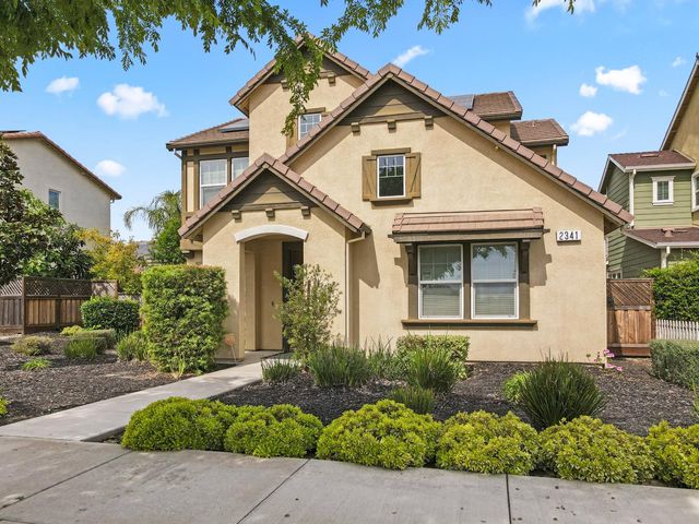 2341 Ellis Town Dr, Tracy, CA 95377