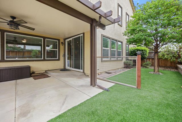 2341 Ellis Town Dr, Tracy, CA 95377