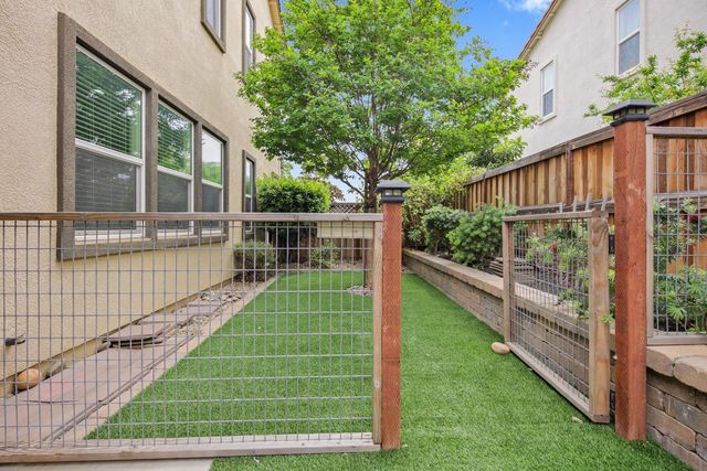 2341 Ellis Town Dr, Tracy, CA 95377