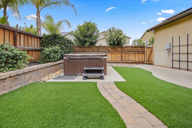 2341 Ellis Town Dr, Tracy, CA 95377