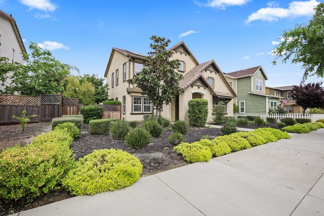 2341 Ellis Town Dr, Tracy, CA 95377