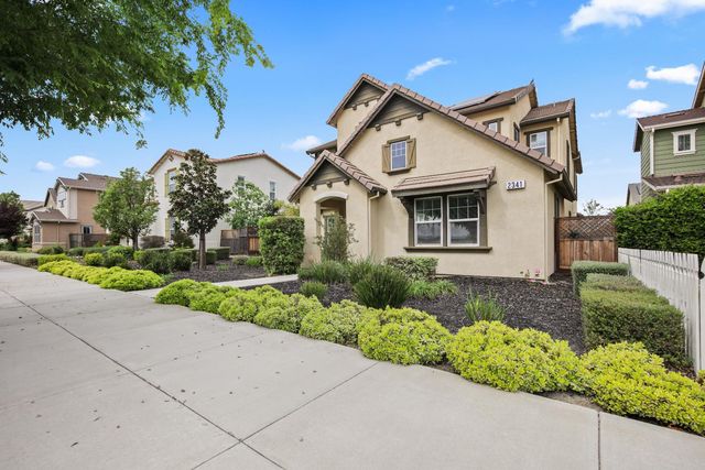 2341 Ellis Town Dr, Tracy, CA 95377