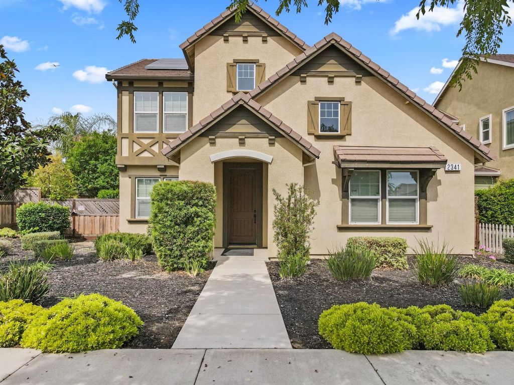 2341 Ellis Town Dr, Tracy, CA 95377
