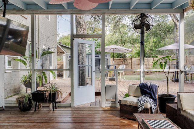 2104 De Verne ST, Austin, TX 78704