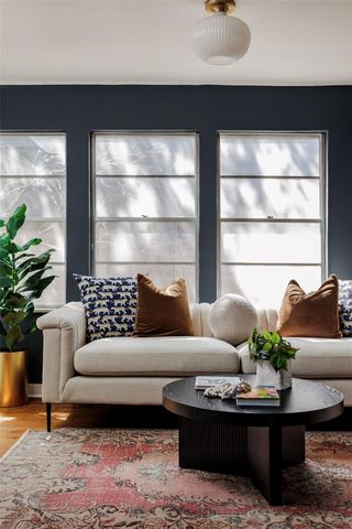 2104 De Verne ST, Austin, TX 78704