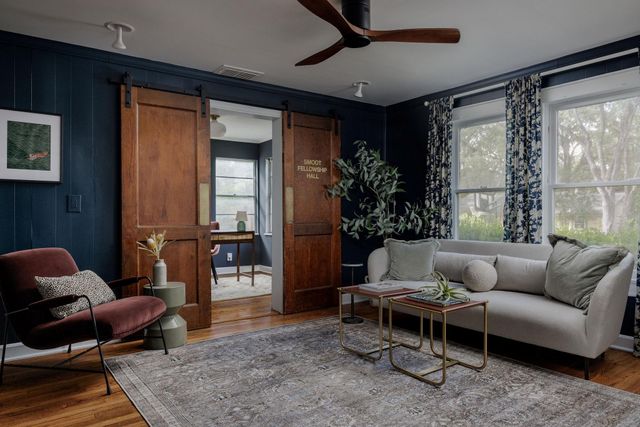 2104 De Verne ST, Austin, TX 78704