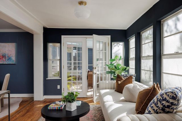 2104 De Verne ST, Austin, TX 78704