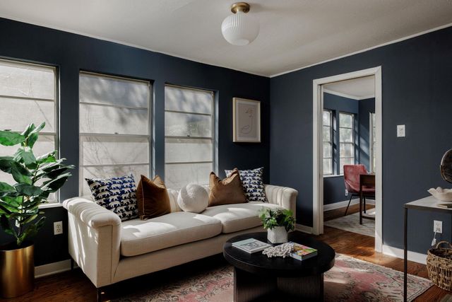 2104 De Verne ST, Austin, TX 78704