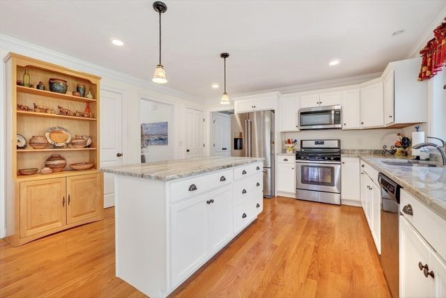 338 Cow Pond Brook Rd, Groton, MA 01450