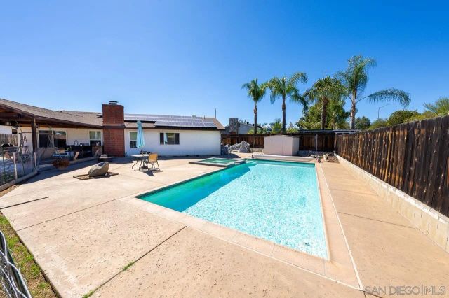 9214 Via De Cristina, Santee, CA 92071