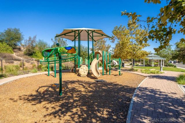 9214 Via De Cristina, Santee, CA 92071