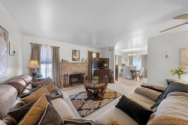 9214 Via De Cristina, Santee, CA 92071