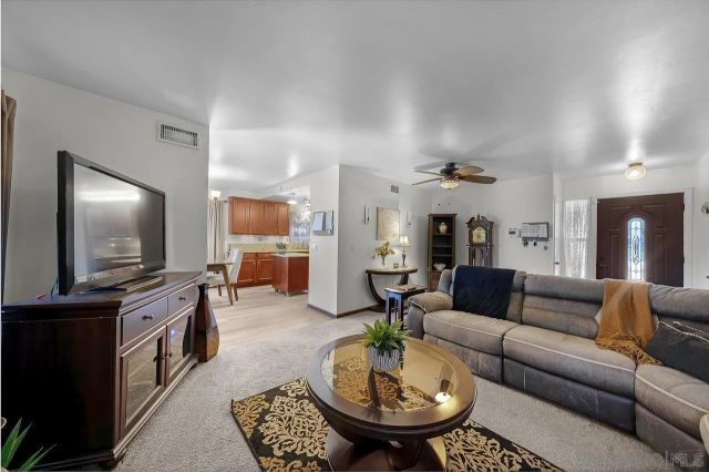 9214 Via De Cristina, Santee, CA 92071