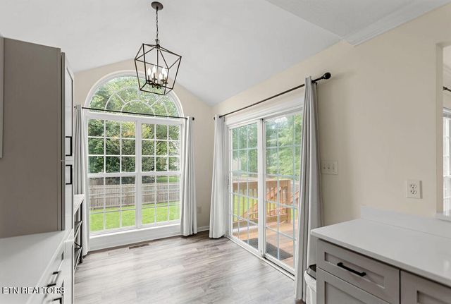1213 Vale View Rd, Knoxville, TN 37922