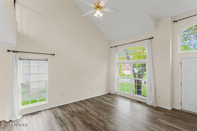 1213 Vale View Rd, Knoxville, TN 37922