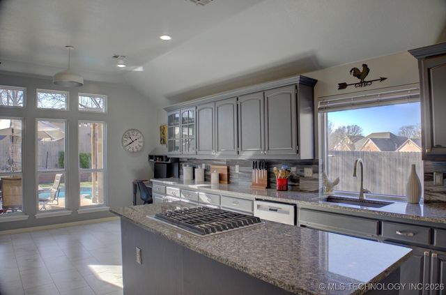 4313 W Detroit Place, Broken Arrow, OK 74012