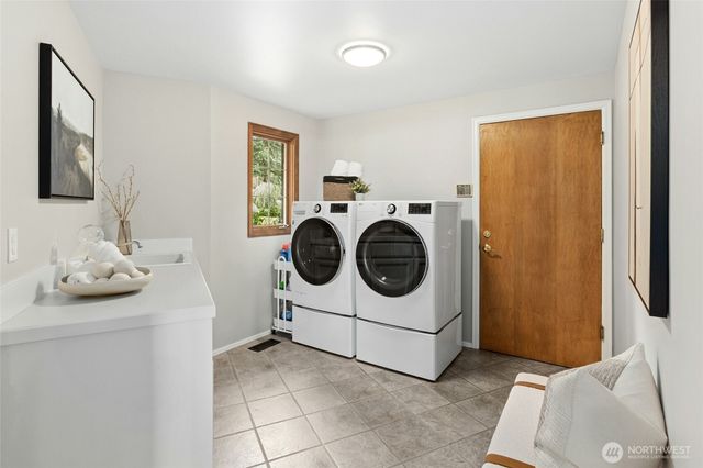 14330 172nd Avenue NE, Redmond, WA 98052