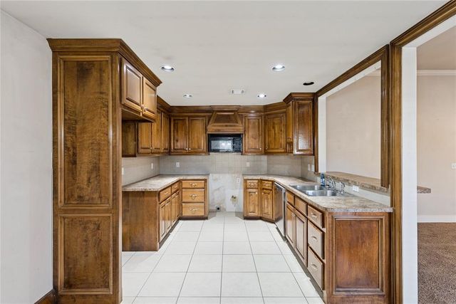 920 SW 38th Street, Moore, OK 73160