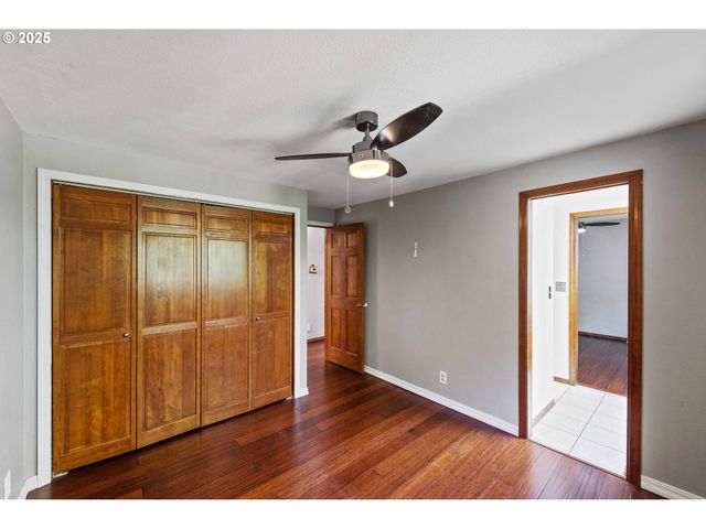 1845 OAK St, North Bend, OR 97459