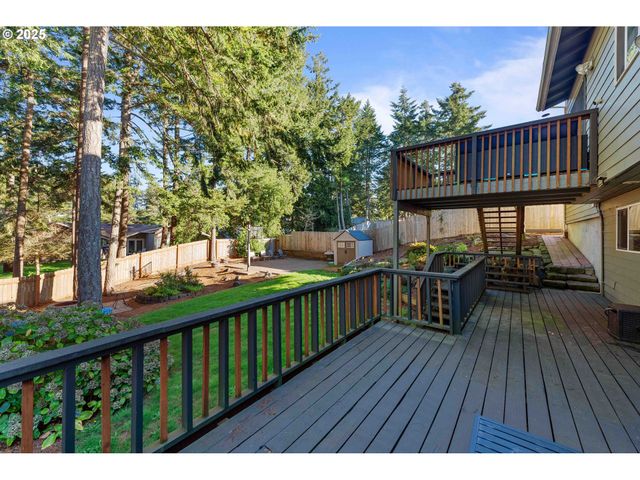 1845 OAK St, North Bend, OR 97459