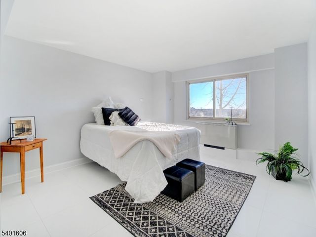 377 S Harrison St 8L 8L, East Orange City, NJ 07018