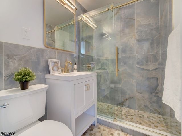 377 S Harrison St 8L 8L, East Orange City, NJ 07018