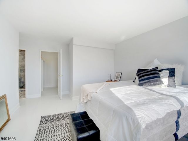 377 S Harrison St 8L 8L, East Orange City, NJ 07018