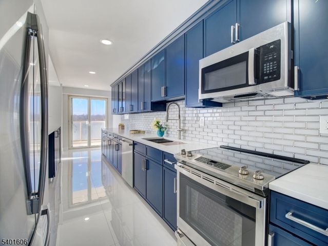 377 S Harrison St 8L 8L, East Orange City, NJ 07018