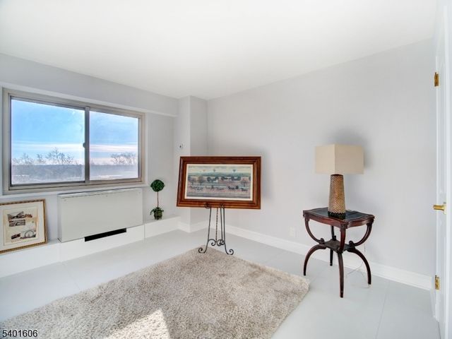 377 S Harrison St 8L 8L, East Orange City, NJ 07018