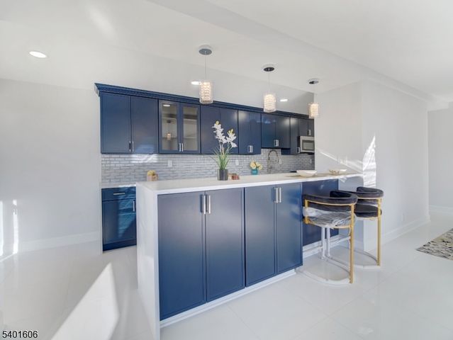 377 S Harrison St 8L 8L, East Orange City, NJ 07018