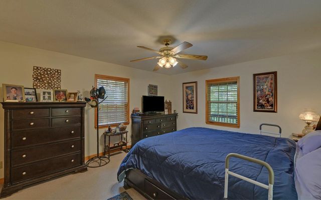 586 Stonebriar Drive, Murphy, NC 28906