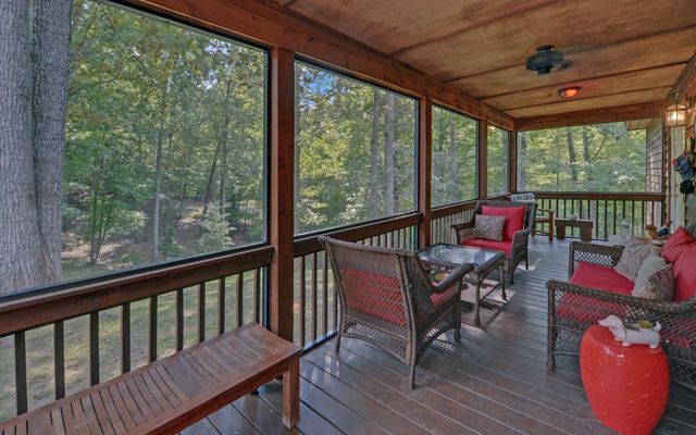 586 Stonebriar Drive, Murphy, NC 28906