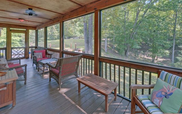 586 Stonebriar Drive, Murphy, NC 28906