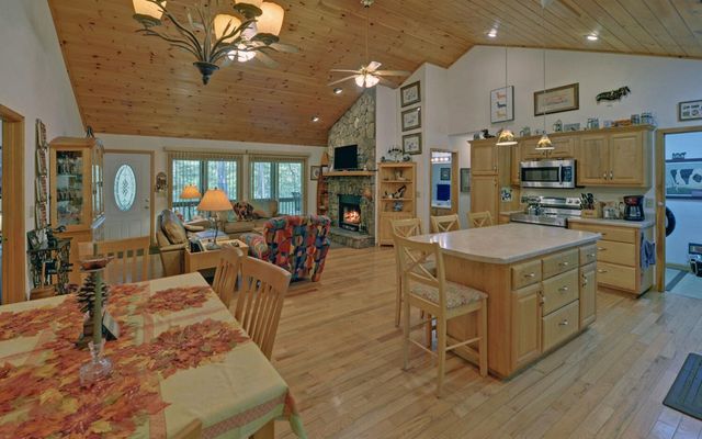 586 Stonebriar Drive, Murphy, NC 28906