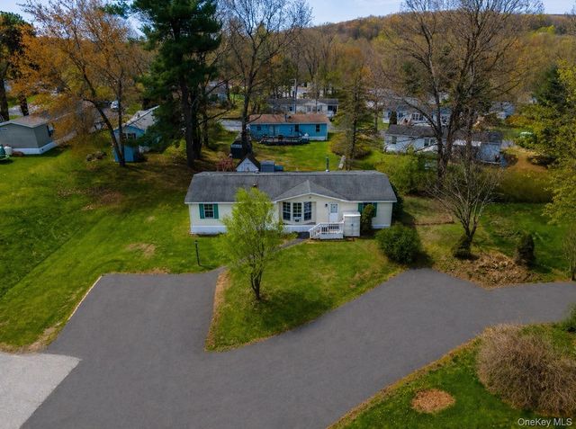 16 Birch Lane, Bloomingburg, NY 12721
