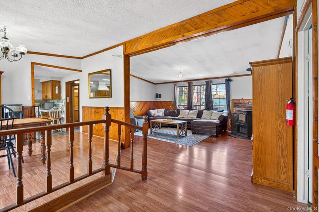 16 Birch Lane, Bloomingburg, NY 12721