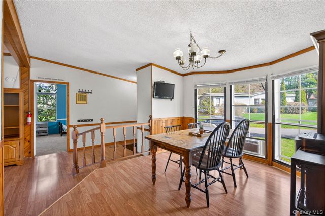 16 Birch Lane, Bloomingburg, NY 12721