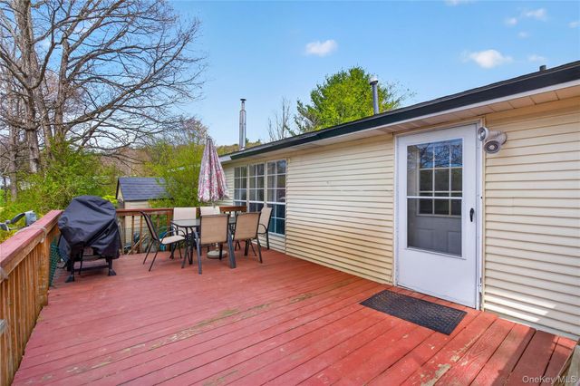 16 Birch Lane, Bloomingburg, NY 12721