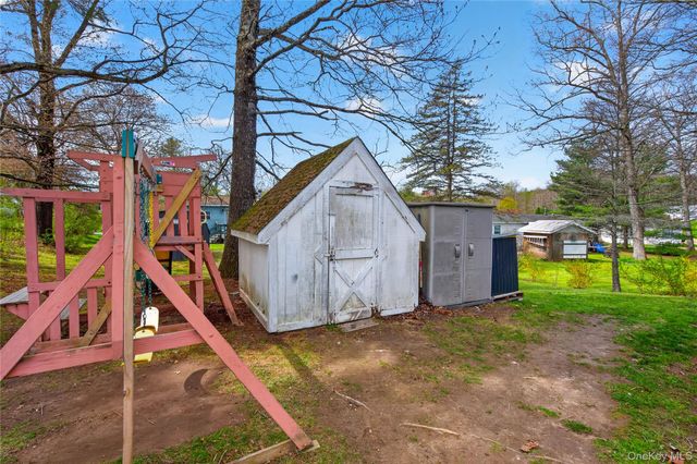 16 Birch Lane, Bloomingburg, NY 12721
