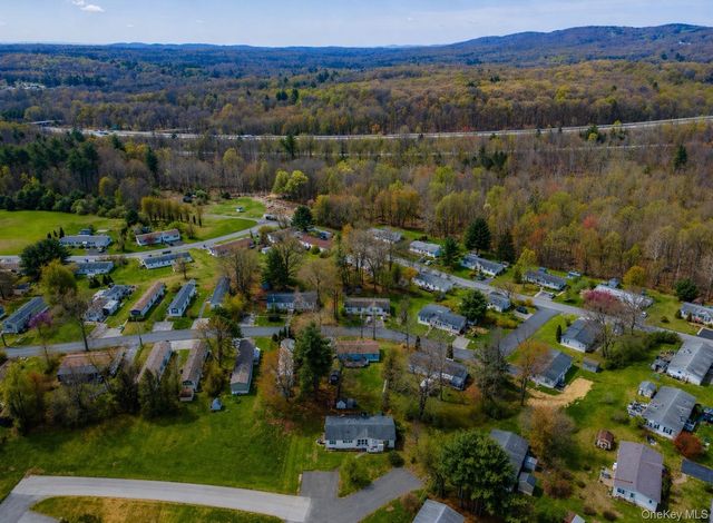 16 Birch Lane, Bloomingburg, NY 12721