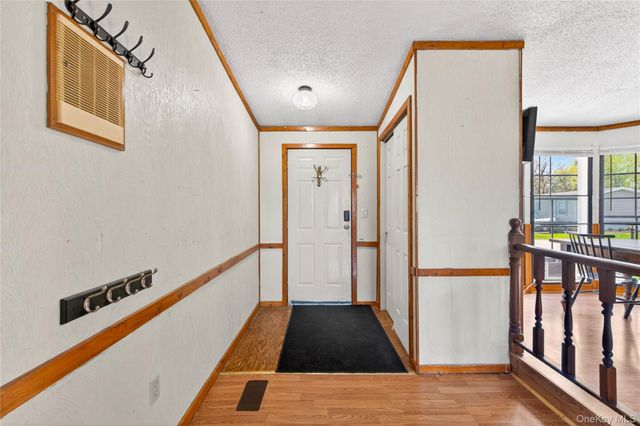 16 Birch Lane, Bloomingburg, NY 12721