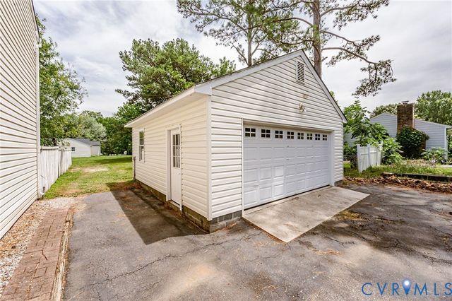 1001 Collingwood Dr, North Prince George, VA 23860