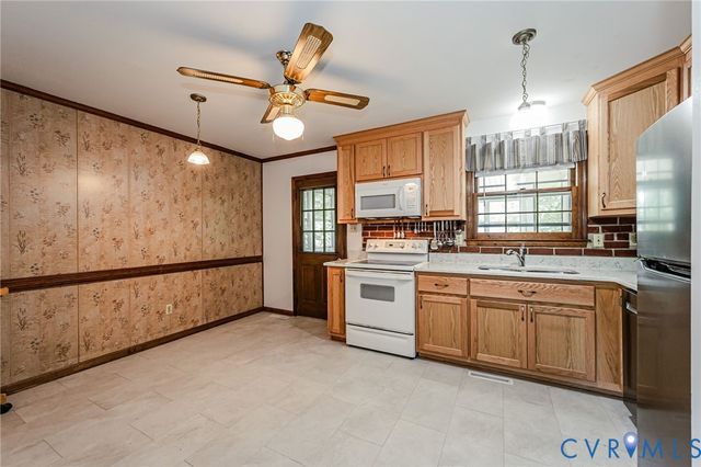 1001 Collingwood Dr, North Prince George, VA 23860
