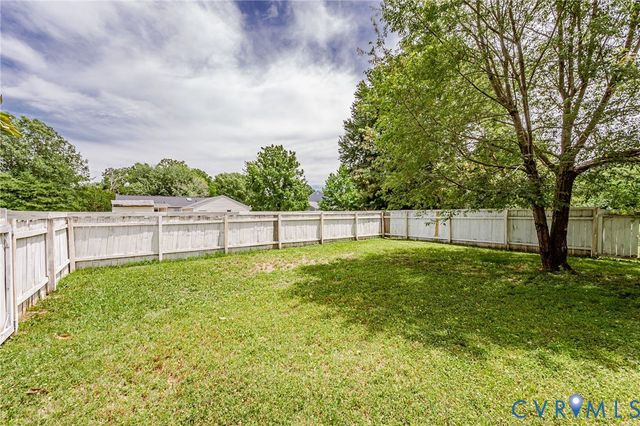 1001 Collingwood Dr, North Prince George, VA 23860