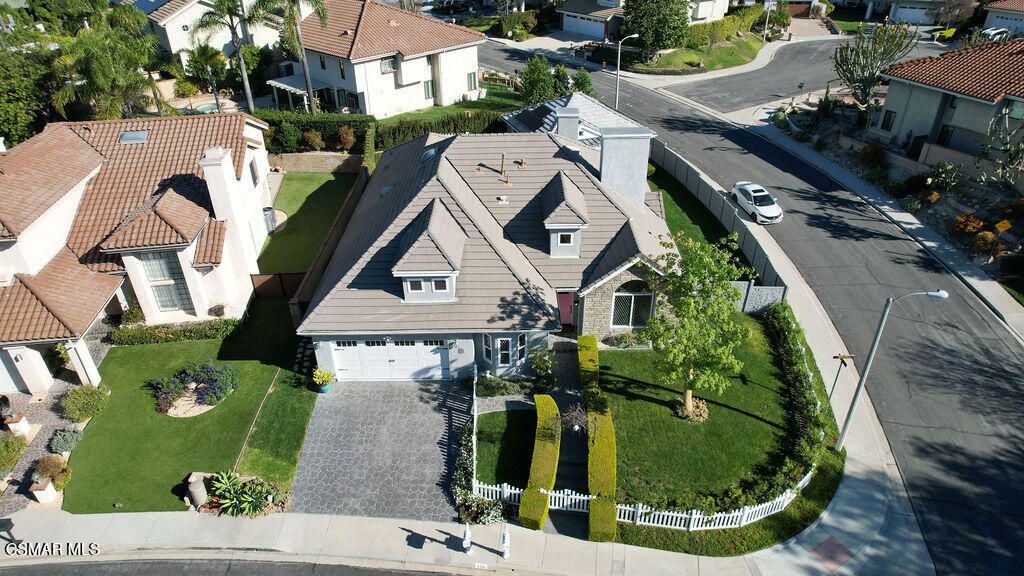 Image 2 of property listing at 2181 Brookfield Drive, Thousand Oaks, CA 91362