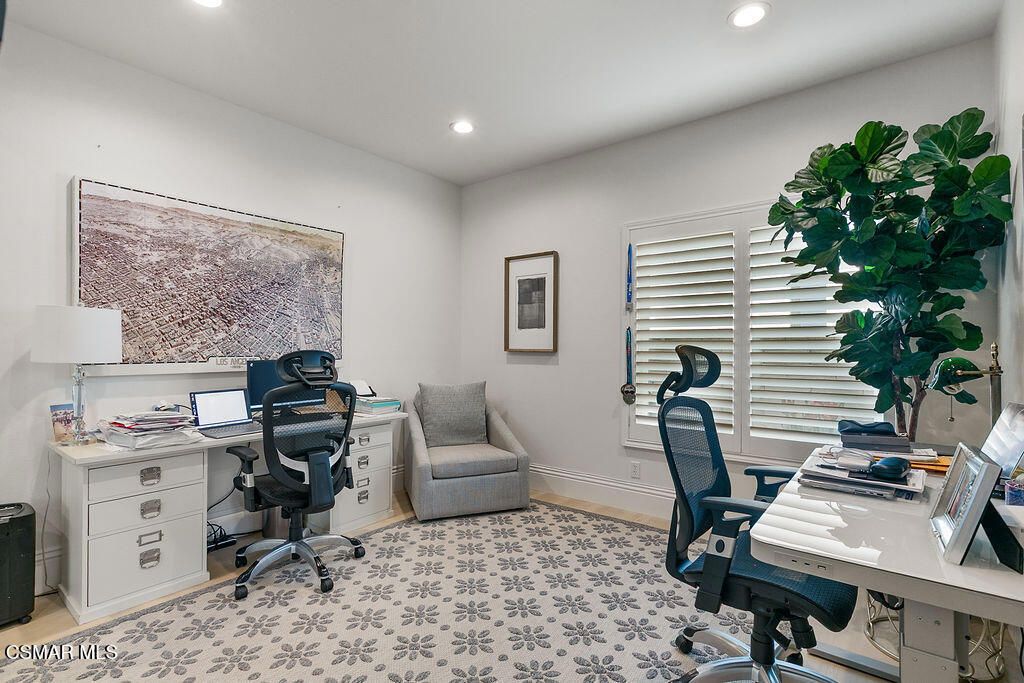 Image 33 of property listing at 2181 Brookfield Drive, Thousand Oaks, CA 91362