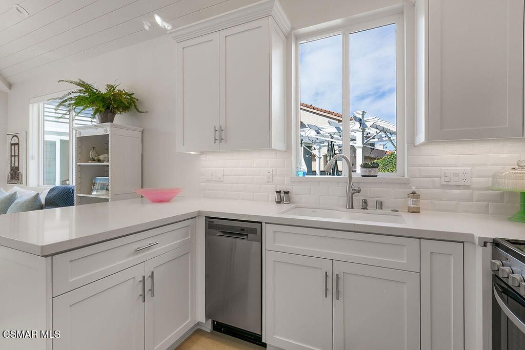 Image 45 of property listing at 2181 Brookfield Drive, Thousand Oaks, CA 91362