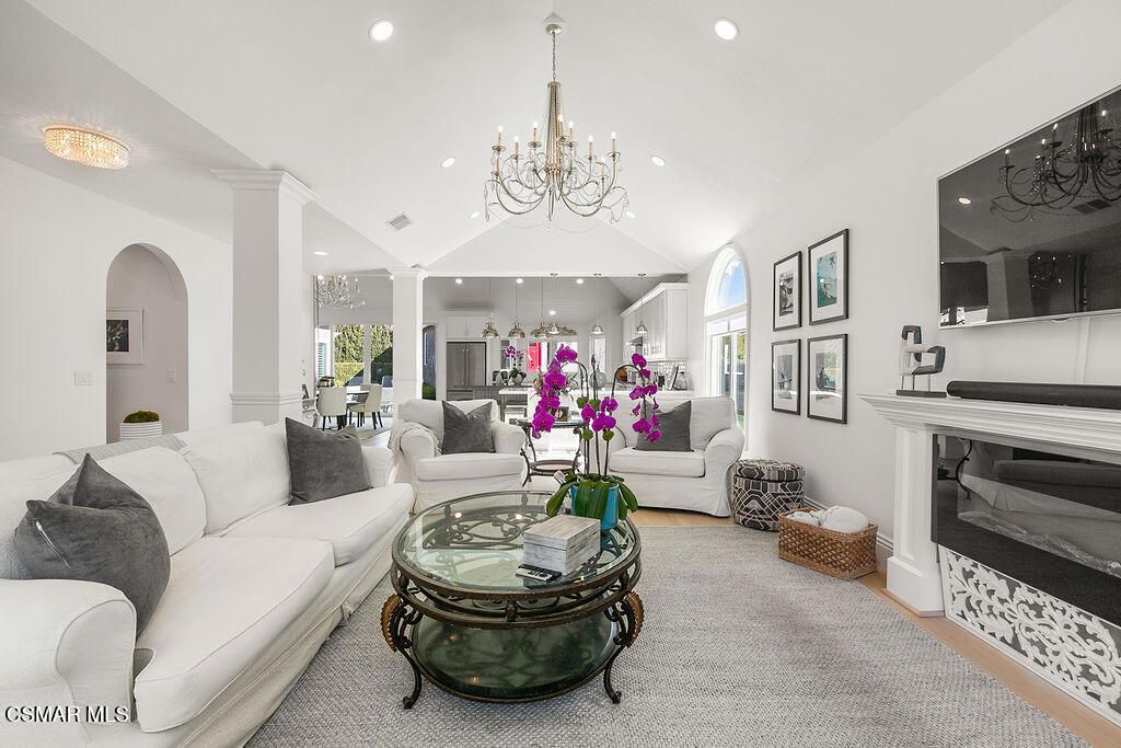 Image 6 of property listing at 2181 Brookfield Drive, Thousand Oaks, CA 91362