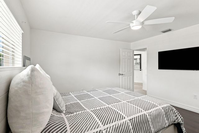 680 MANHATTAN Street E, Lehigh Acres, FL 33974