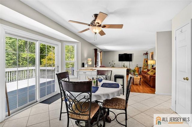 28 Glynn Court, Parlin, NJ 08859